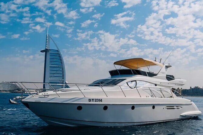 2 hour Private Yacht Tour with Dubai Marina Skyline View - Key Points