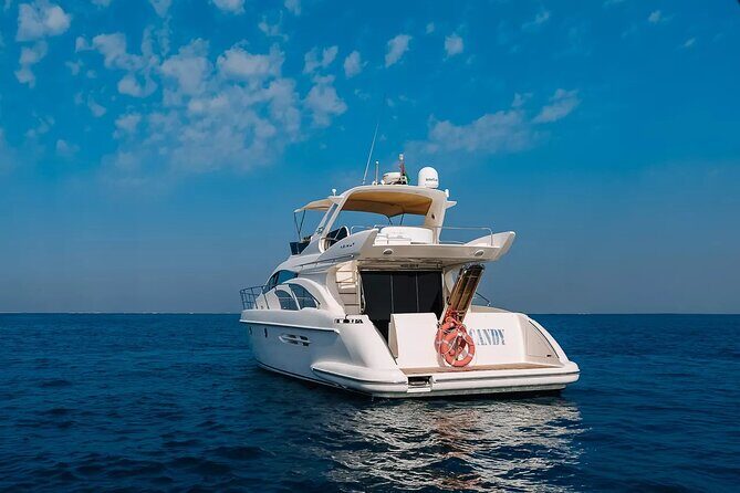 2 hour Private Yacht Tour with Dubai Marina Skyline View - An In-Depth Look at the Dubai Yacht Experience