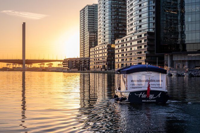 2-Hour Self-Drive Boat Hire on the Yarra River - Who will love it?