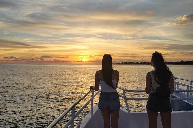 2-Hour Sunset Cruise Tour in St. Petersburg - Authentic Traveler Experiences