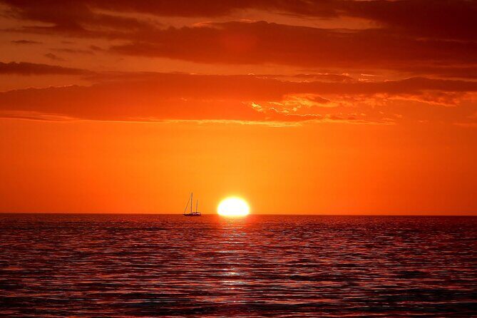 2 hour Tiki Pub Sensational Sunset Cruise (Adults only) - The Itinerary and What You Can Expect