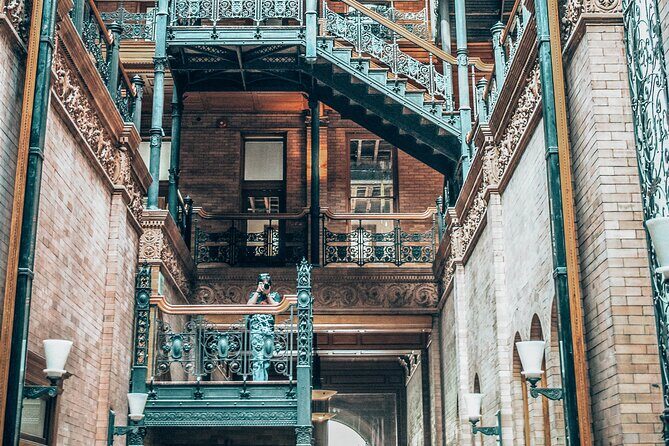 2 Hours History Golden Era and Finest Architectural Tour in Los Angeles - Practicalities and What You Can Expect