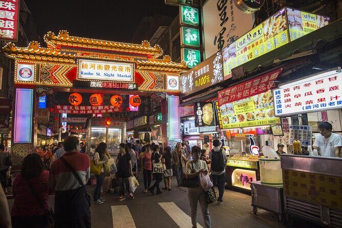 2-hr Raohe Night Market Walking Private Tour with a Tour Guide - A Deep Dive into the Raohe Night Market Tour