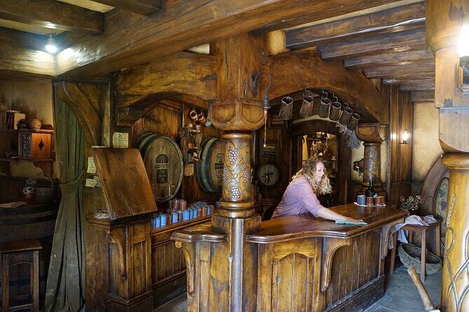 2 Night Auckland - Arrival Option with Hobbiton and Waitomo Caves - Why This Tour Offers Good Value