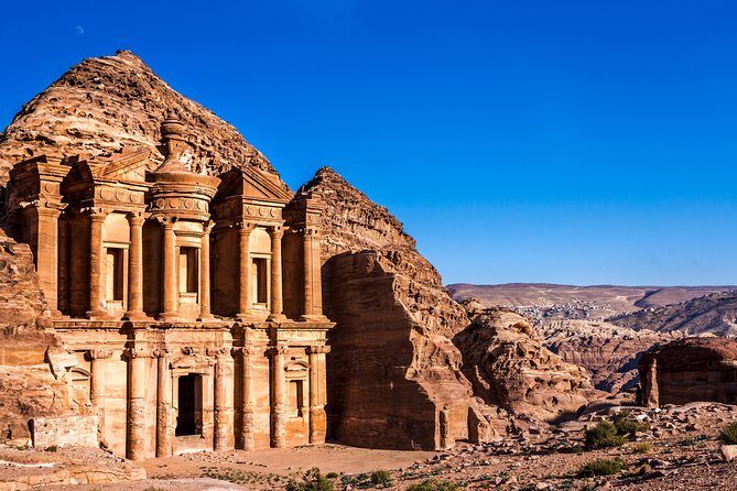 2-Night Private Jordan Mystics Tour: Dead Sea, Wadi Rum, and Petra - The Journey Begins: Amman and Arrival