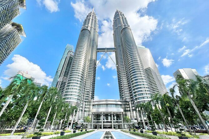 2-WAY FLIGHT: Private Kuala Lumpur guided day tour from Singapore - Key Points