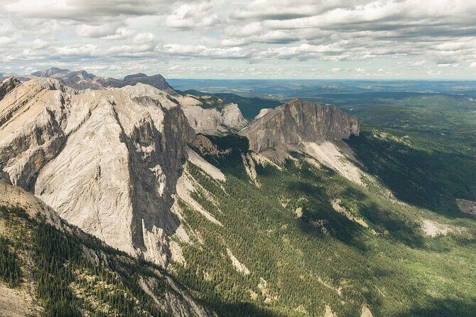 20 minute Helicopter Sightseeing Tour over Kananaskis Country - An In-Depth Look at the Kananaskis Helicopter Tour