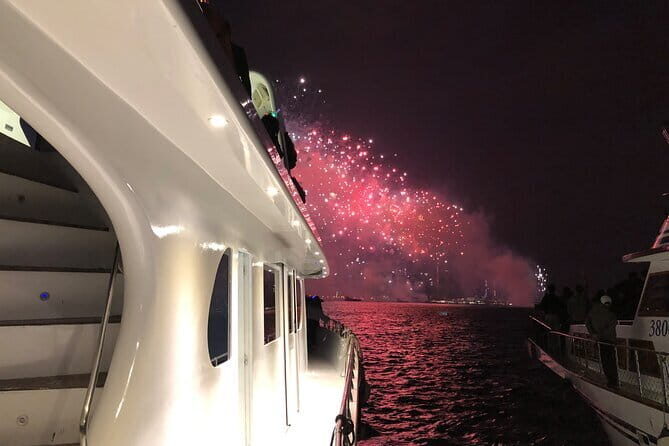 2025 Chinese New Year Fireworks Open Bar Yacht Dinner Cruise HK - Setting the Scene: What’s the Experience Like?