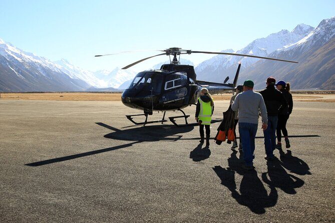 25-Minute Helicopter flight including an alpine landing - A Closer Look at the Experience
