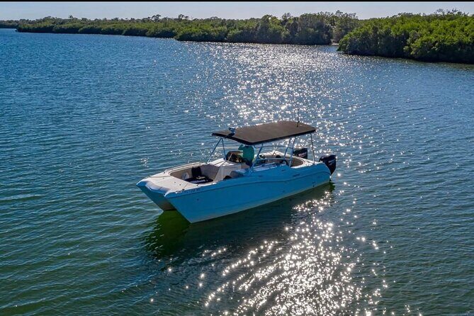 27ft Miami Catamaran for Groups and Parties - The Sum Up
