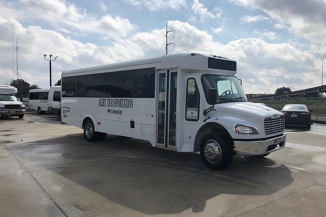 28 Passenger New Orleans Airport or Hotel Transfer - Introduction