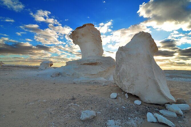 2Days 1 Night Black & White Desert tour From Cairo - Discover Egypt’s White & Black Deserts on a 2-Day Tour from Cairo