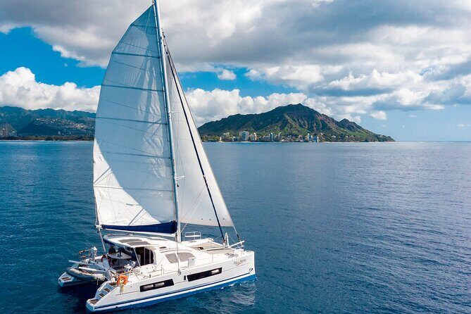 2hr Luxury Private Sailing Catamaran in Waikiki for 1-6 People - An In-Depth Review of the Experience