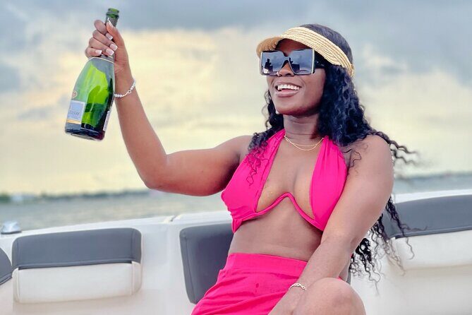 2Hr Private Boat Tour Miami Beach, Captain & Champagne, & Sandbar - FAQ