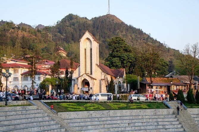 3-Day Ha Giang Loop Tour from Hanoi and return - Food and Accommodation