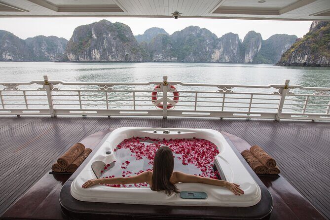 3 Days Explore Bai Tu Long Bay with Private Cruise - Exploring Bai Tu Long Bay with a Private Cruise: A Detailed Review