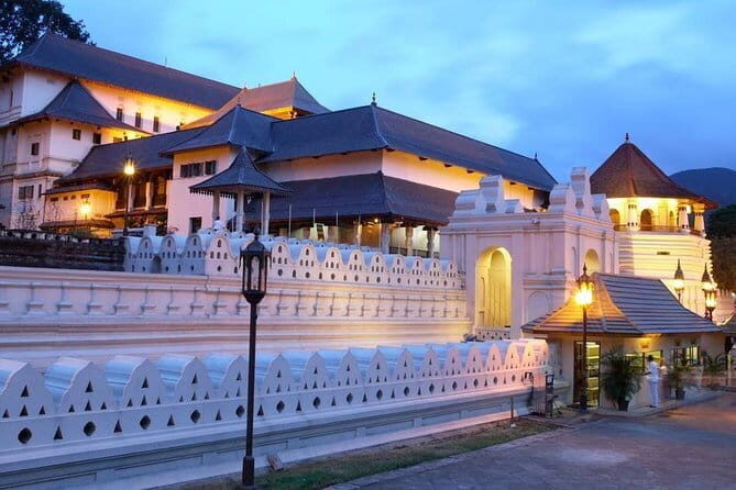 3 Days Tour to Kandy Nuwara Eliya & Sigiriya from Colombo - FAQ