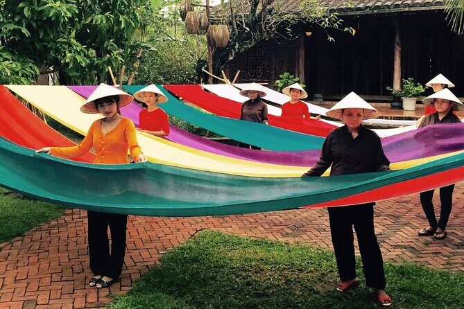 3-Hour Cultural Tour in Hoi An Silk Village with Local Meal - Group Size and Logistics