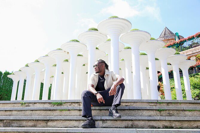 3 Hour Golden Bridge Photoshoot in Ba Na Hills - Handling Crowds and Weather