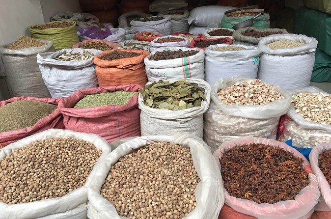 3-Hour Herbal Wholesale TCM Market and a Local Wet Market Tour - Who Will Benefit Most?