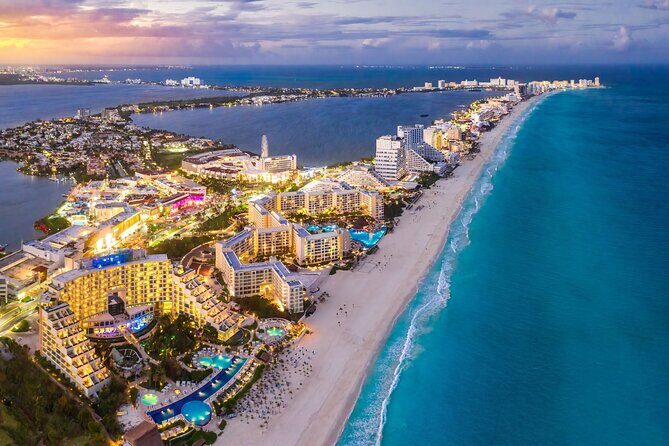 3-Hour Private Walking Tour with a Local Guide in Cancun - What the Tour Really Offers