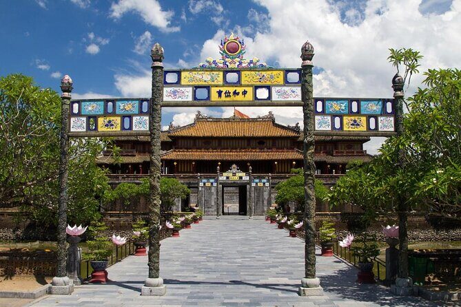 3-Hours Hue Imperial Walking Tour with Guide - What to Expect When You Book