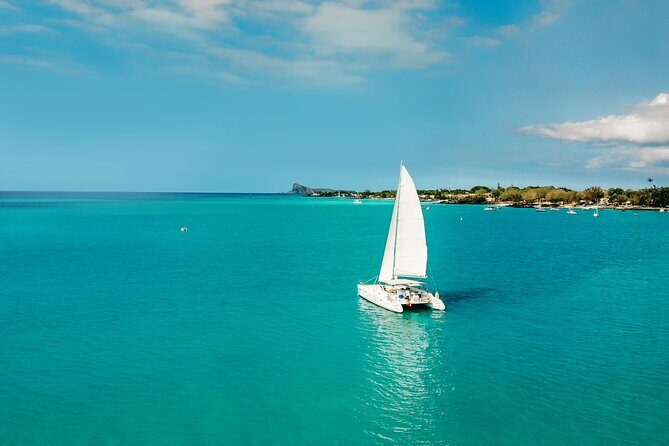 3 North Islands Catamaran Cruise with Lunch & Drinks on island. - Frequently Asked Questions