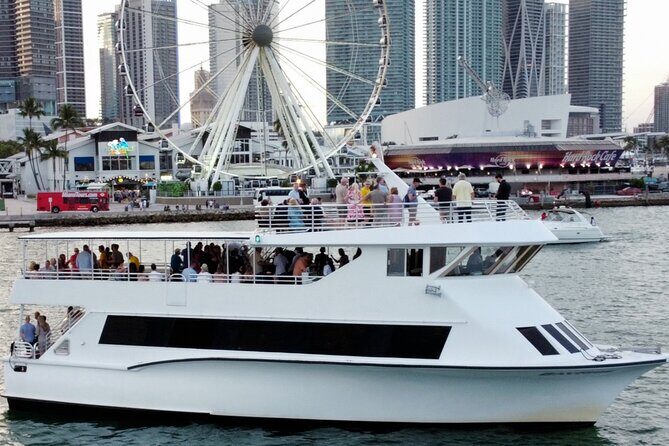 3 Story 100ft Hip Hop Yacht Party with 3 Hour Open Bar - An Honest Look at the Experience