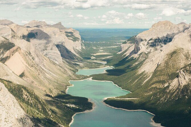 30 Minute Helicopter Tour over Lake Minnewanka, Banff - An In-Depth Look at the Experience