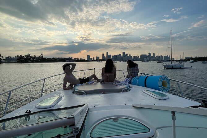 37ft Private Captained Yacht Rental - Up to 13 Happy Guests - Key Points