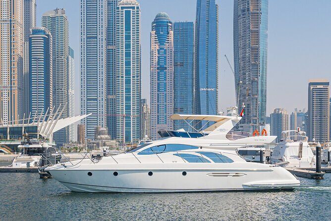 3hr Yacht- Palm Jumeirah with FREE Snacks and 30 Min Seabob - A Detailed Look at the Experience