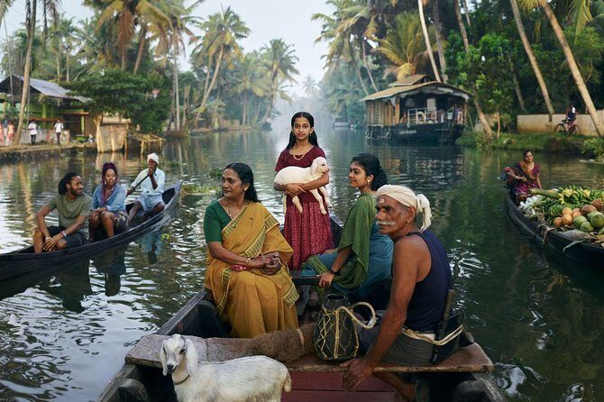 4 Days Best of Kerala Tour with Private Houseboat, Sightseeing & Car - Key Points