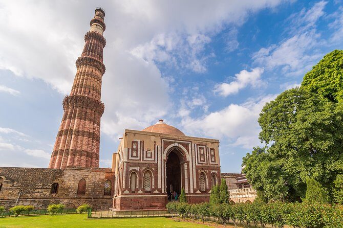 4-Days Golden Triangle Tour with Ranthambore Safari from Delhi - The Perfect Introduction to India’s Golden Triangle and Wildlife