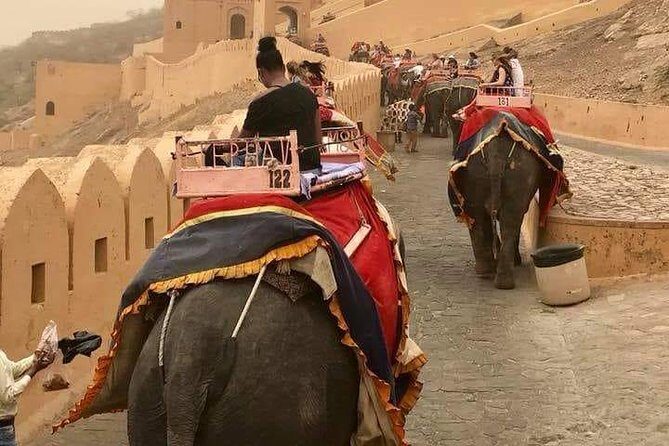 4-Days Private Golden Triangle Tour to Agra and Jaipur from Delhi - Day 2: From Agra to Jaipur with Key Stops