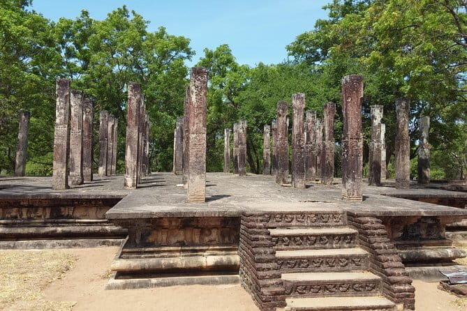 4 Days Tour To Polonnaruwa Sigiriya Dambulla Kandy & Nuwara Eliya - What’s Included and What’s Not