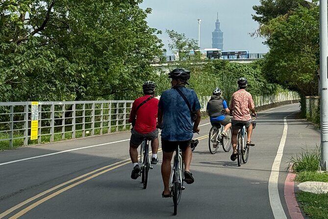 4 Hour Afternoon Cycling City Tour North with Snack - Key Points