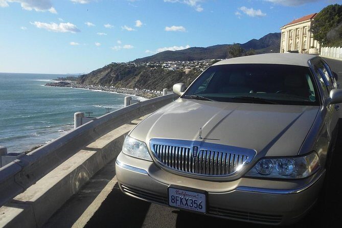 4-Hour private limo Tour of Los Angeles by a TV personality with Free Drinks - Who Will Love This Tour?