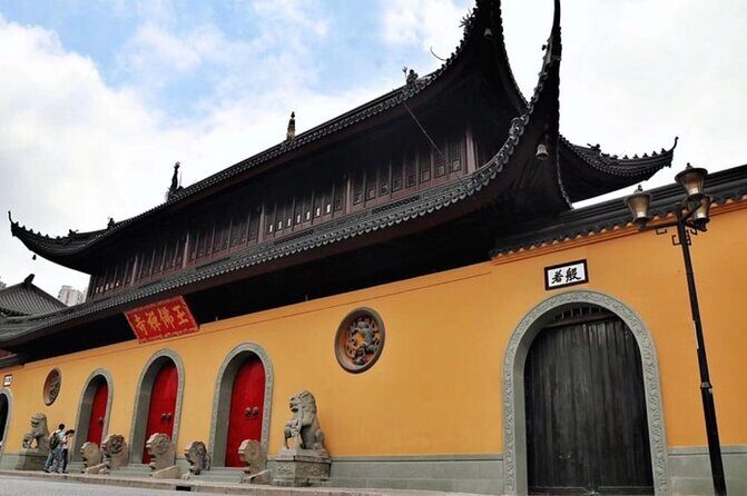 4-Hour Shanghai Highlight Tour: Yu Garden and Jade Buddha Temple - A Closer Look at the Tour Itinerary