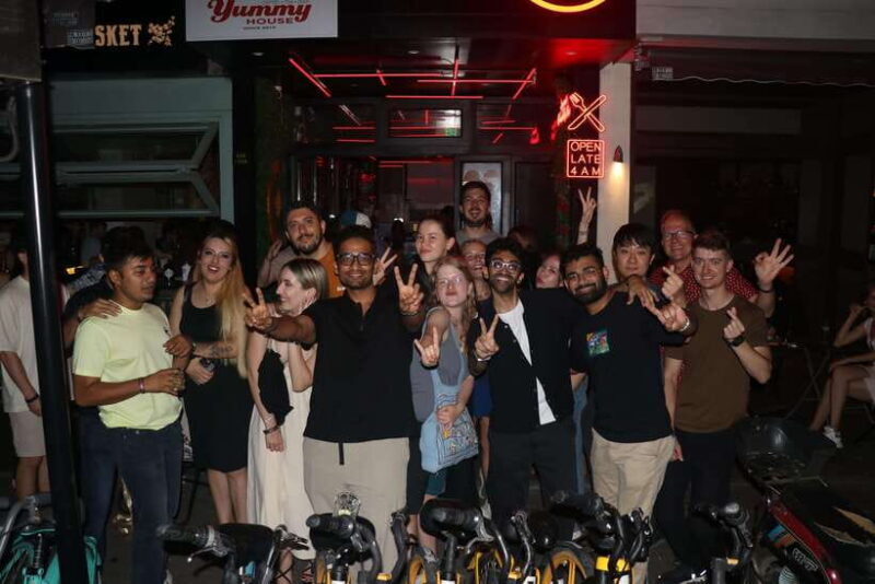4-Hour Shanghai Pub Crawl (bars & nightclub hopping) - Key Points