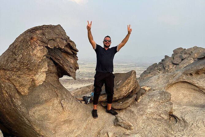4 Hours Charming Moon Valley Hike Experience in Jeddah - The Sum Up