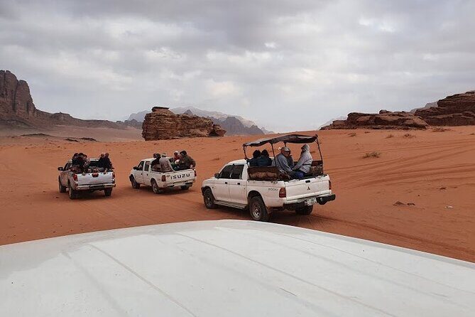 4 hours Jeep tour with overnight - A Closer Look at the Wadi Rum Jeep Tour and Overnight Experience