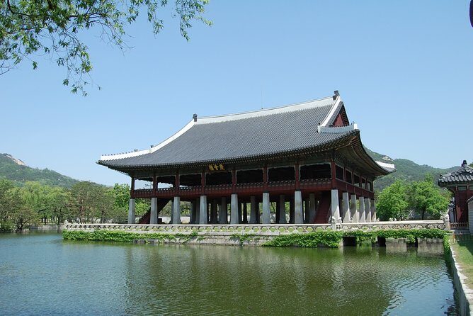 4 Hours Private tour with top attractions in Seoul - A Closer Look: What the Tour Encompasses