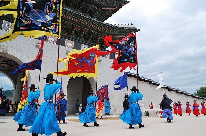 4 Hours Private tour with top attractions in Seoul - What Past Travelers Say