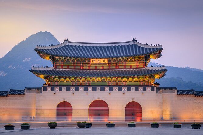 4 Hours Private Walking Tour of Gyeongbokgung - Uncover Seoul’s Charms with a 4-Hour Private Walking Tour of Gyeongbokgung