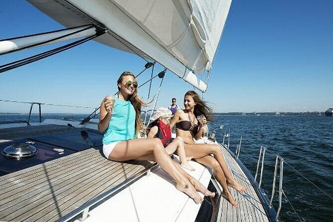 4 hours Sailboat Tour for 2 people along the Los Angeles Coastline - An In-Depth Look at the Experience