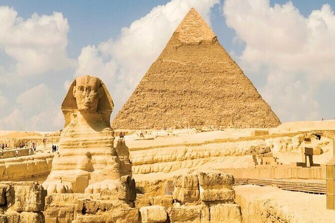 4 hours tour to the 9 Giza pyramids of Giza,Sphinx and the valley temple - The Tour Experience in Detail
