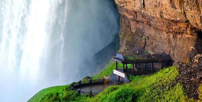 4 hr Summer Fun Tour - Niagara Falls Canada - An In-Depth Look at the 4 hr Summer Fun Tour