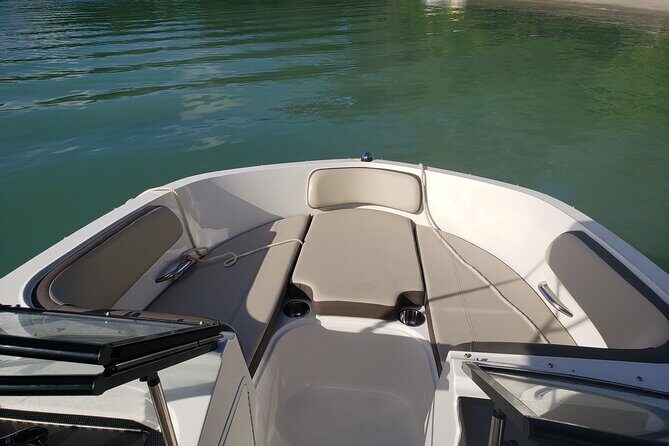 42 Ft Private Yacht Miami, rent for 2 our 4 hours, for 12 people - FAQ