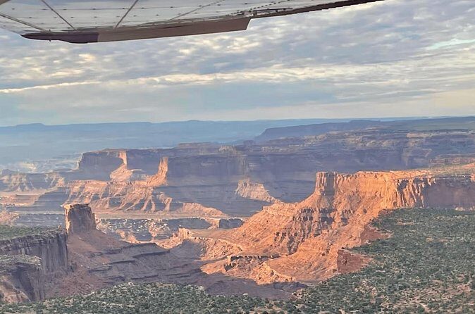 45-minute Family Special Tour of Moab Backcountry by Plane - Meeting Locations and Practical Details