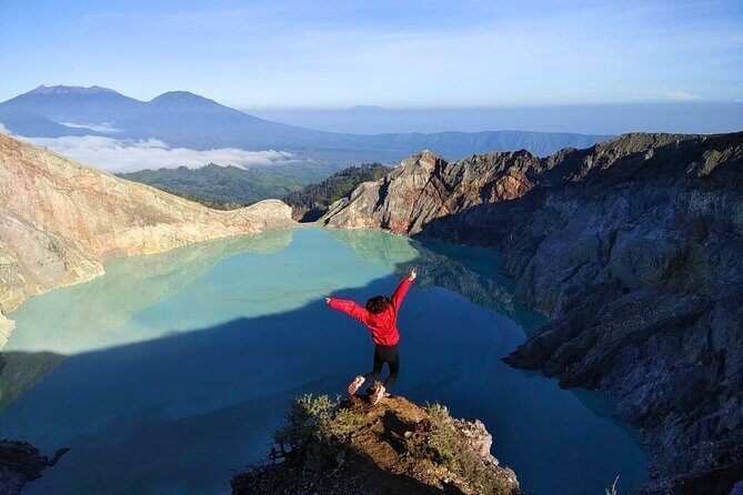 4D3N Ijen Crater,Papuma Beach, Tumpak Sewu Waterfal & Mount Bromo - Exploring Indonesia’s Volcanoes: A Deep Dive into the 4-Day Tour